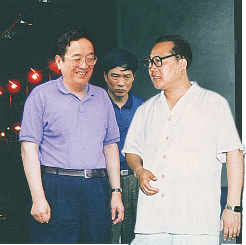 原湖北省委书记，现中央政治局常委俞正声来公司检查指导工作